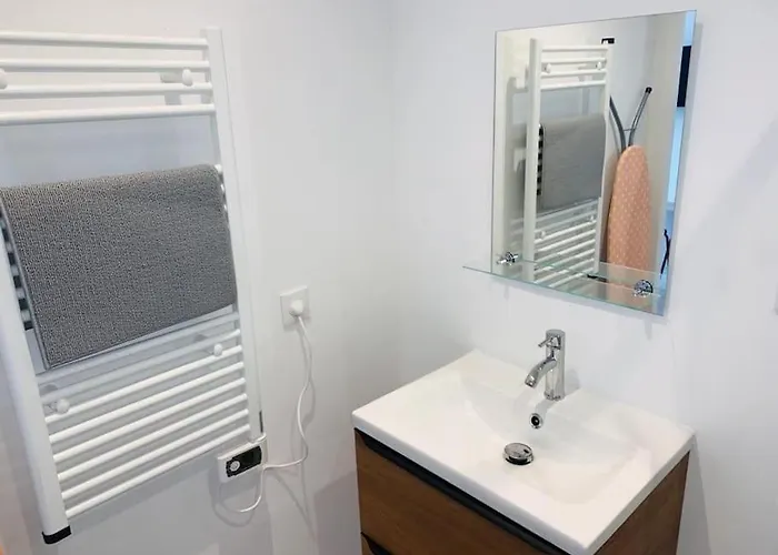 A 6 Min A Pied Du Centre