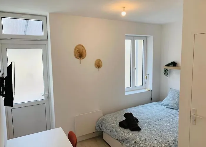 A 6 Min A Pied Du Centre Apartament